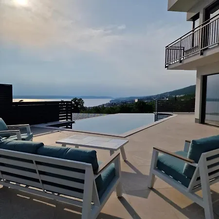 Villa V