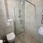 V *