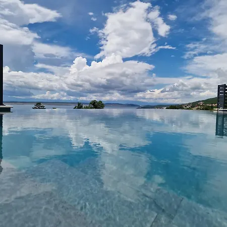 V Villa
